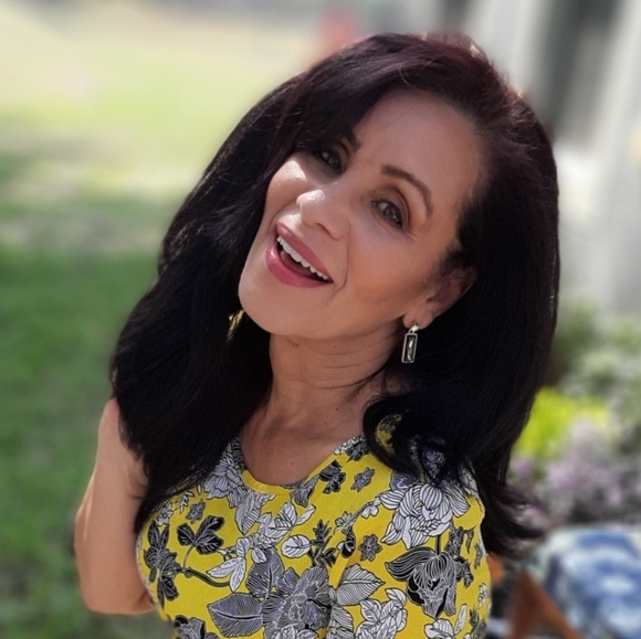 Meet your Posher, Posh - Picture 2 of 2